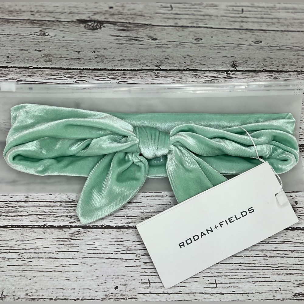 Rodan + Fields Recharge Headband (1 of 2)